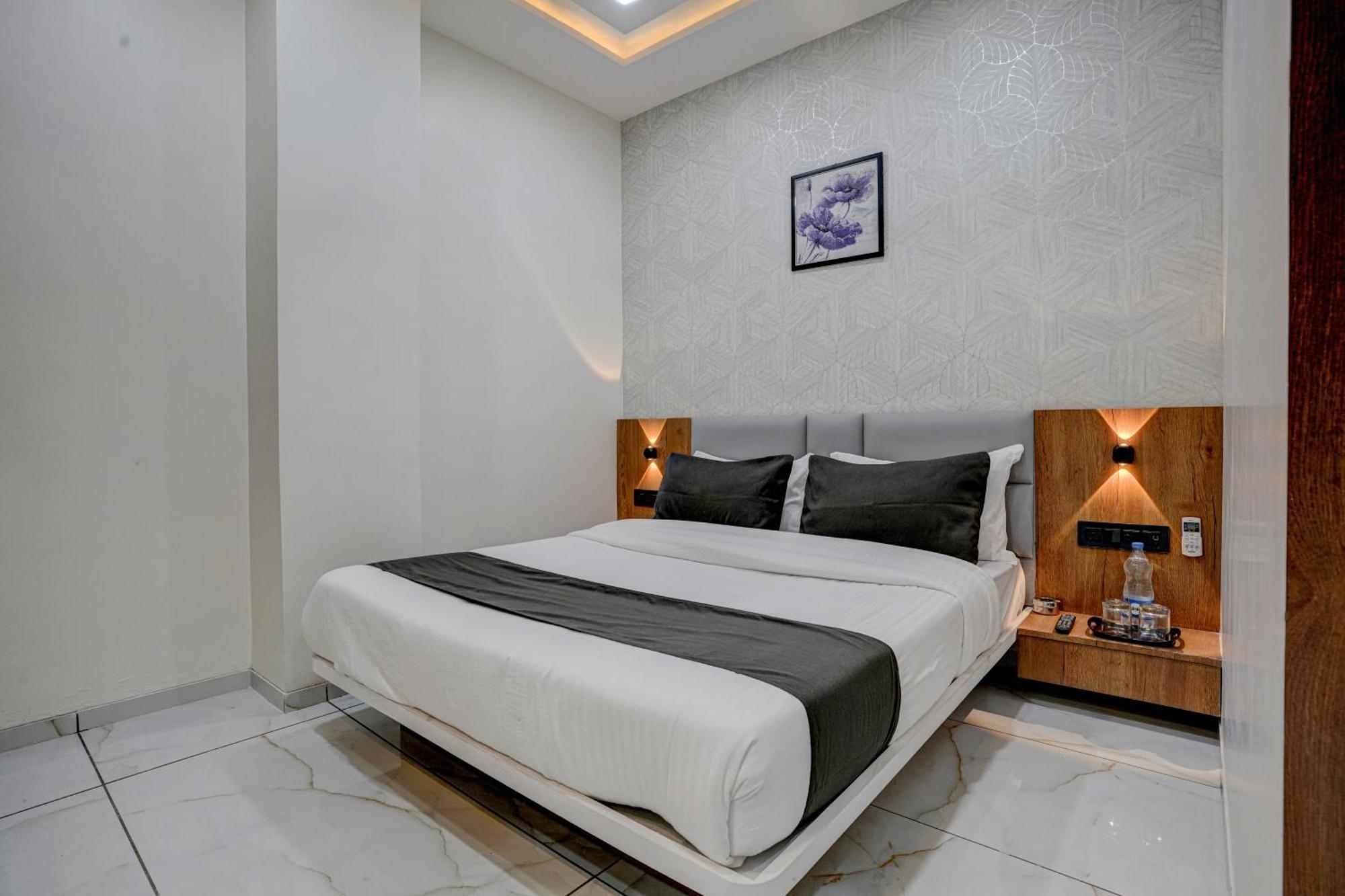Hotel Paris Plaza Ahmedabad Exterior foto