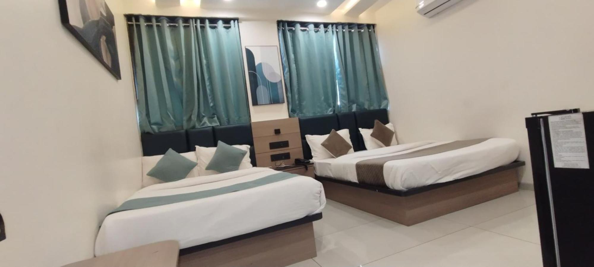 Hotel Paris Plaza Ahmedabad Exterior foto